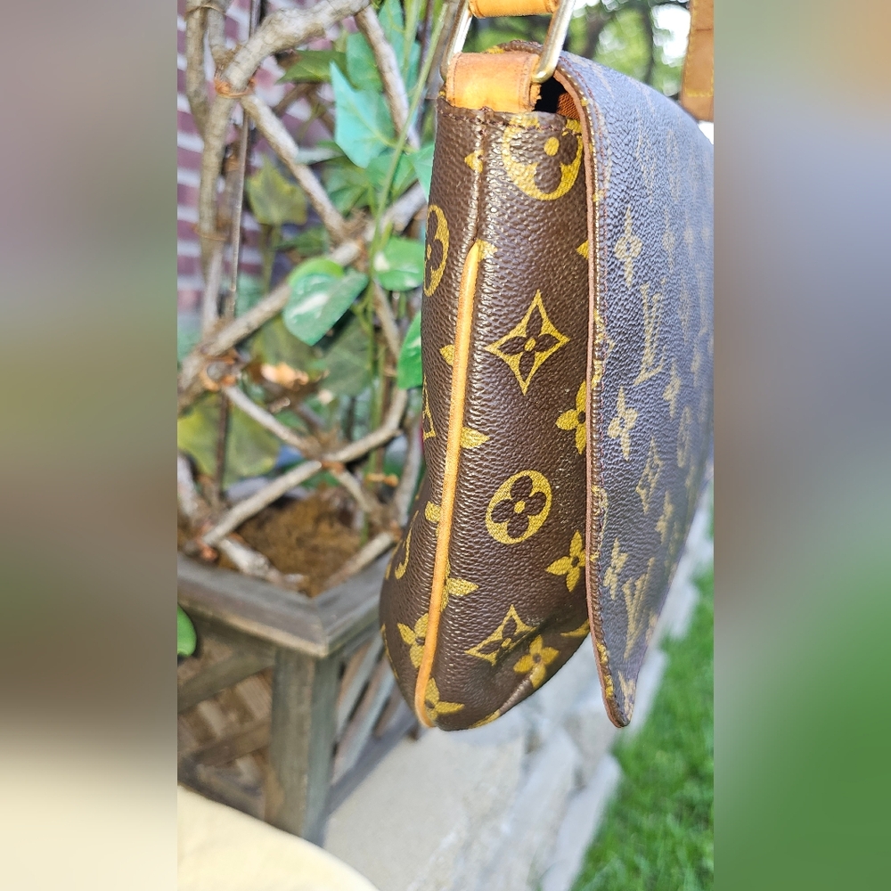 Louis Vuitton Vintage Monogram Canvas Musette Tango Bag SP0959 - Picture 5 of 16